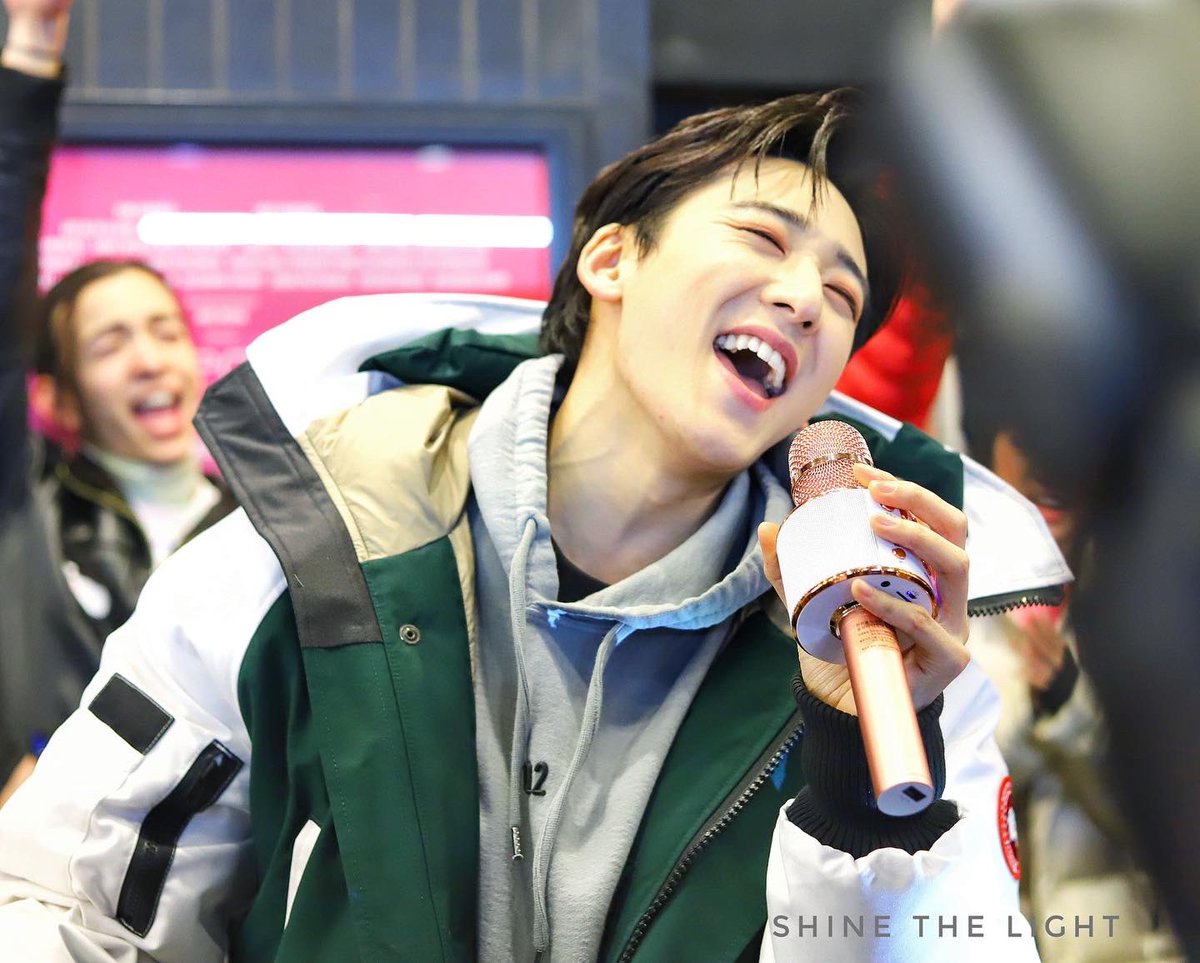 shinelightkevin's tweet photo. 20221210 Broadway Community Uplifts Asians on Broadway Event
Kevin sings with all his heart❣️🎤🔥
#KevinWoo
#KEVIN
#케빈우
#ケビン
#KPOPBroadway
#F8
#F8nation
@kevinwoo91
@kpopbroadway https://t.co/o6chIALLOG