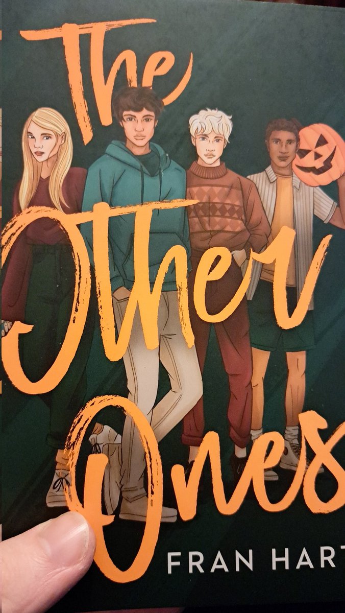 3. The other ones by Fran Hart (@FranHartBooks ) This book was just so special, with its discussion on how different people deal differently with grief to how sometimes being 'the other ones' means u meet the best people as friends. I loved this so much, cozy vibes all around 🎃