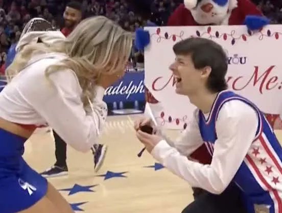 barstoolsports's tweet photo. Smokeshow Sixers Dancer Gets Proposed To By Her Boyfriend During The Game Only To Have The Entire Internet Rip Him To Shreds For Not Being In Her League https://t.co/54RwGudod2 https://t.co/3NUww9gEAl