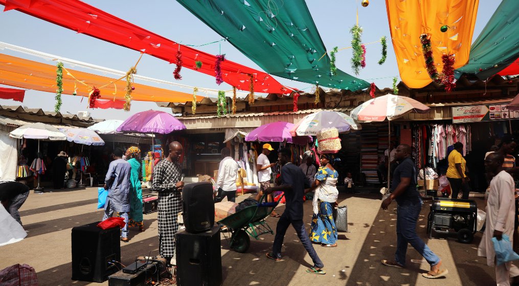 AJEnglish's tweet photo. "The cost of food is rising, landlords are increasing rent, and even transportation costs are skyrocketing."

Soaring living costs drain Christmas joy for families in Nigeria https://t.co/EWrkQf5IpE https://t.co/OrKIe08OvY