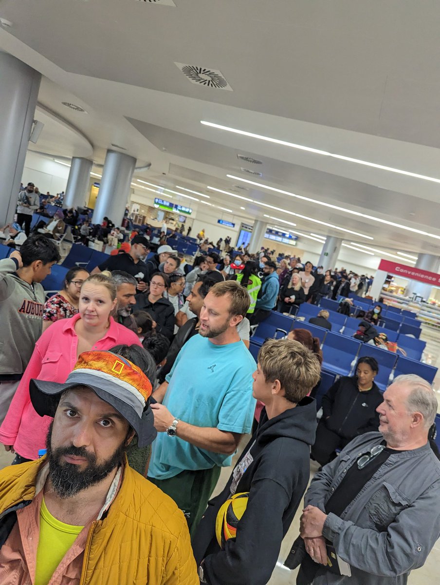 pavanmondreti's tweet photo. @airtransat standing 40+ minutes in line to get boarding passes. But they haven't even started issuing yet. Poorly handled... https://t.co/OaFE0ZLm1y