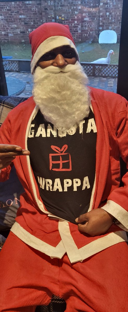 GillStubbs's tweet photo. @da1bsmooth the coolest Santa for sure https://t.co/hR4bYkZR16