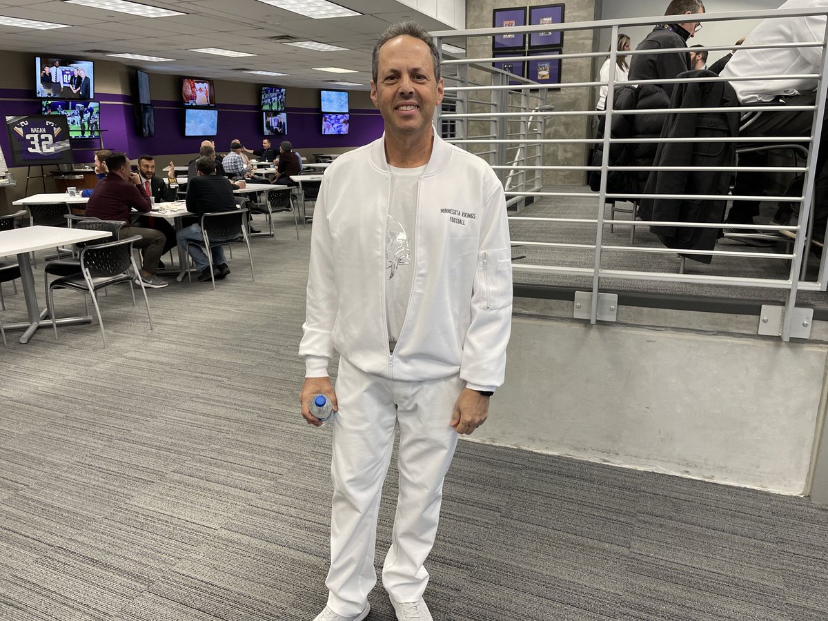 SeifertESPN's tweet photo. Incredible commitment to the “Winter Whiteout” bit by Vikings owner Mark Wilf. https://t.co/gmXetK54dr