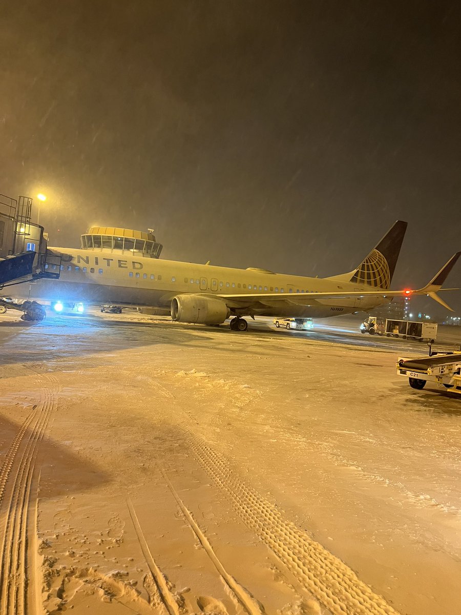 Proud of team CLE, challenging 24 hours to say the least but everyone pulled together and focused on safety first, taking care of each other and our customers. Well done and Happy Holidays all. @LouFarinaccio @BrianFKennedy @DJKinzelman #beingunited