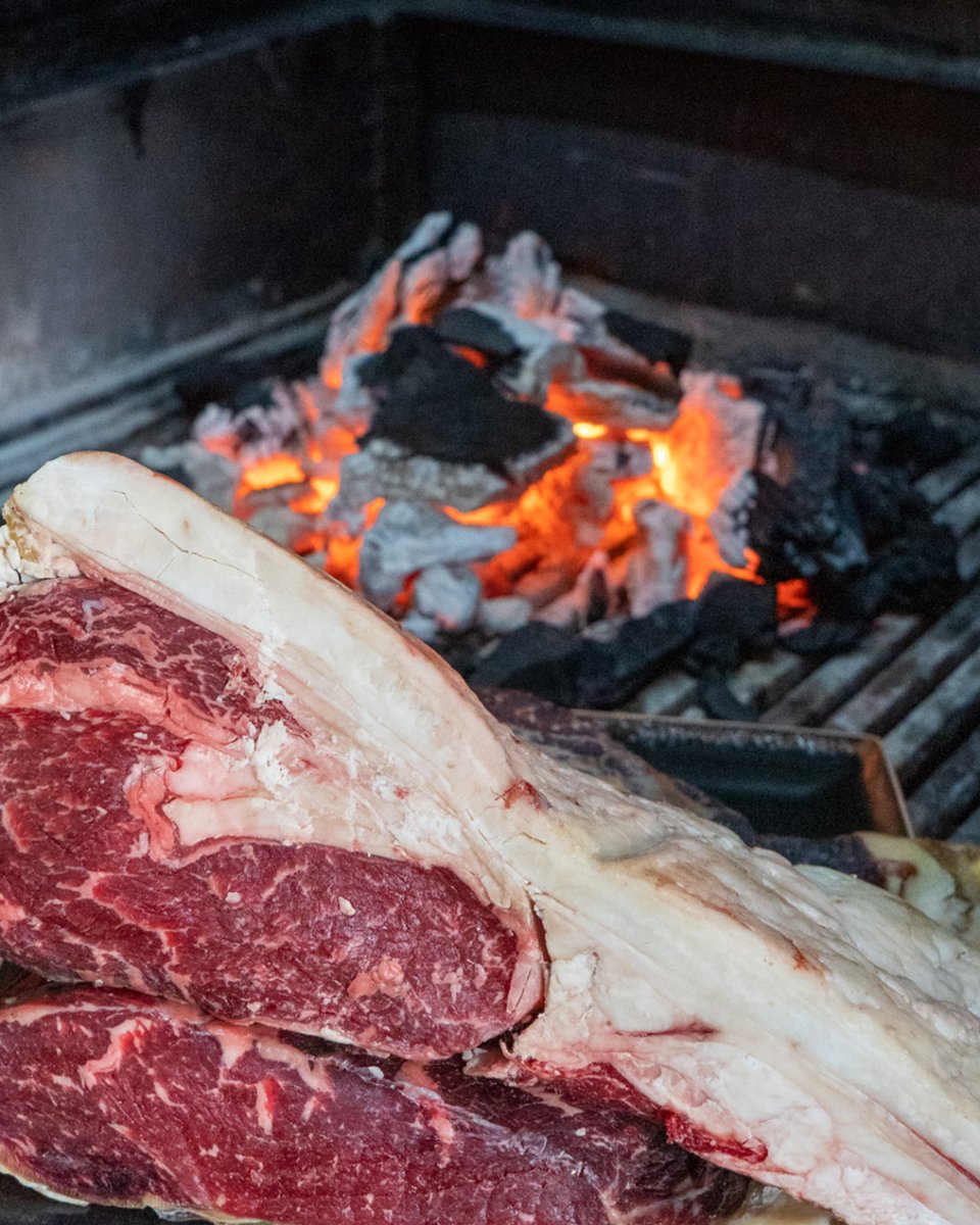 El equipo de La Castillería te desea una muy Feliz Navidad al calor del fuego.
.
#lacastilleria #vejer #juanvaldes #restaurantescadiz