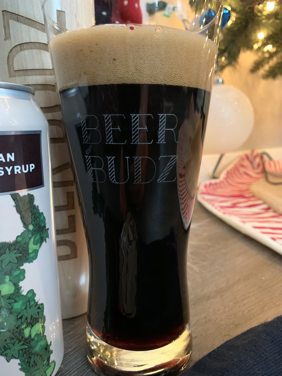 SSchell7's tweet photo. Day 23… #beerbudz #adventcalendar is @ryrbrown1 last selection of the year. From @CollectiveBrew #StrangerThanCoffeeAndMapleSyrup a delicious Porter. Check out my insta. #HappyFestivus #ILoveMyWife #halfstepforward @roymoussa10 @tattoobygravity 🍻 https://t.co/4PDievRkSA