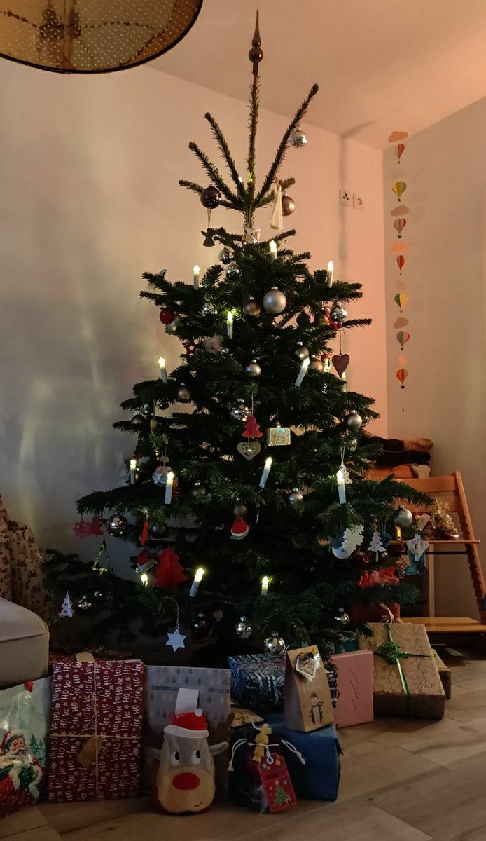 queerpoint's tweet image. queerpoint wünscht allen ein schönes Weihnachtsfest. Heute gibt es den letzten Teil der Weihnachtsgeschichte Zimtstaub:  forum.queerpoint.net/t/zimtstaub/48…
#MerryChristmas #queer #Geschichten #queerpointstorys