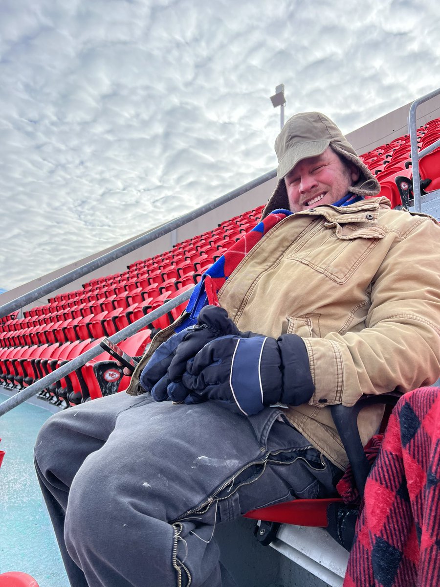 christyhorner's tweet photo. #ChiefsKingdom https://t.co/RrZiEpAfhQ