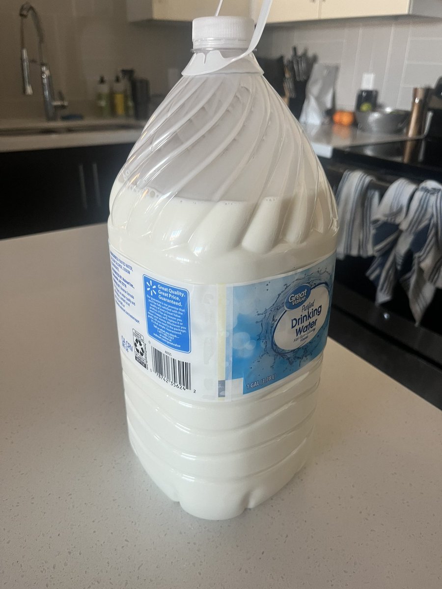 MichaelAmmons's tweet image. I was gifted a gallon of Raw Goat Milk for Christmas.

Not joking.

Best Christmas Ever.