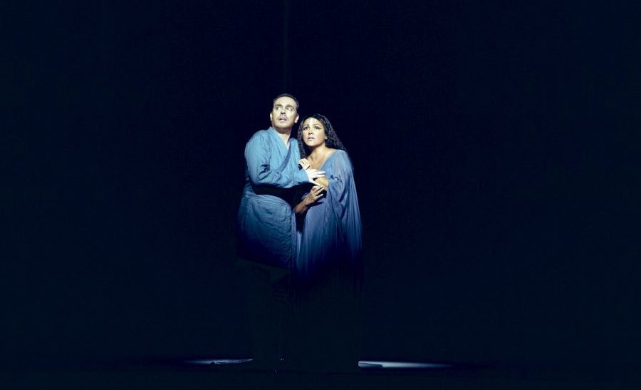 FMeli_tenor's tweet photo. Una strana ma, mi auguro, gradita Vigilia. Stasera alle 21,30 va in onda su @ClassicaHD (@SkyItalia , canale 136) l’#Aida messa in scena nel 2017 al @SbgFestival : direttore, orchestra, coro e regista superbi. Io sono #Radames , “lei” è @AnnaNetrebko 🤩
#PrimaVerdi https://t.co/ps8esB7mKA