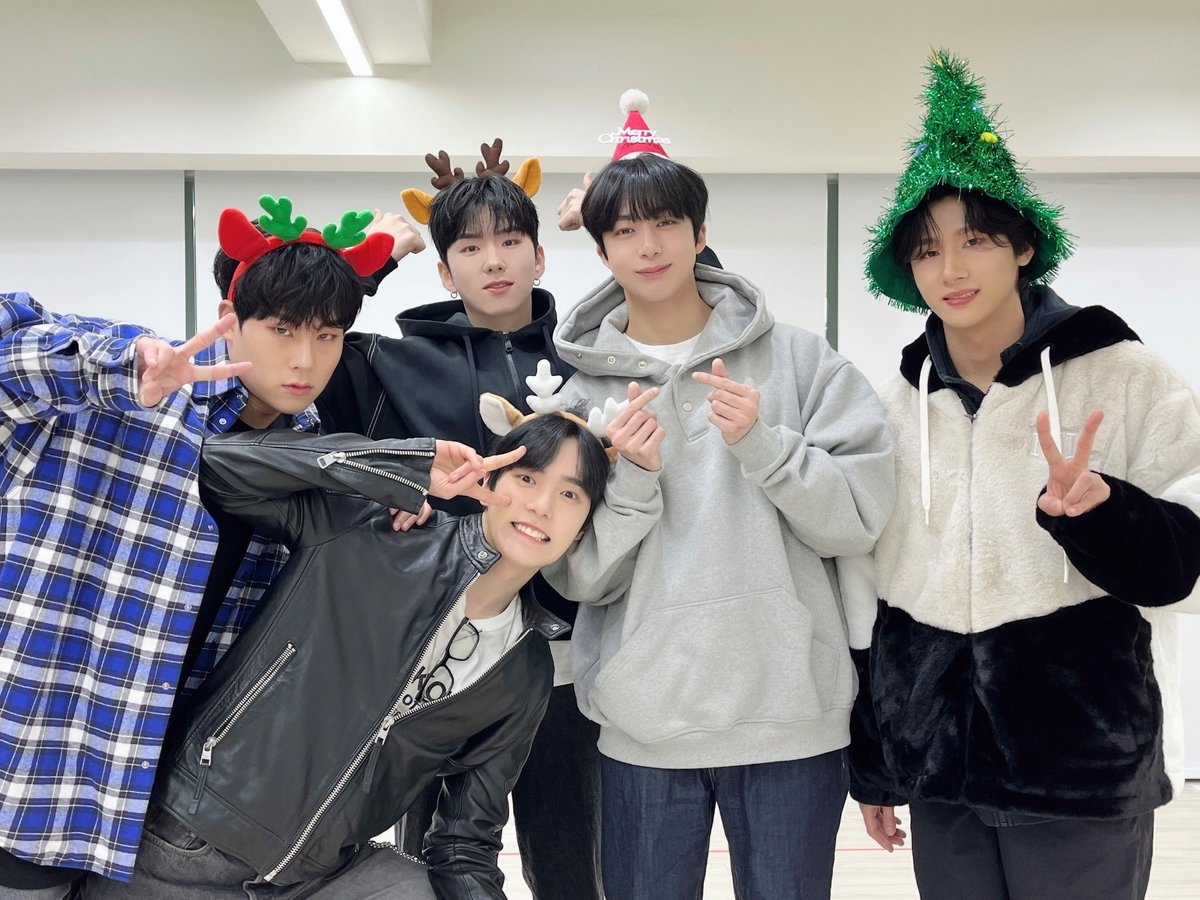 다들 메리 크리스마스.
생각나서 들러봤어요🎄