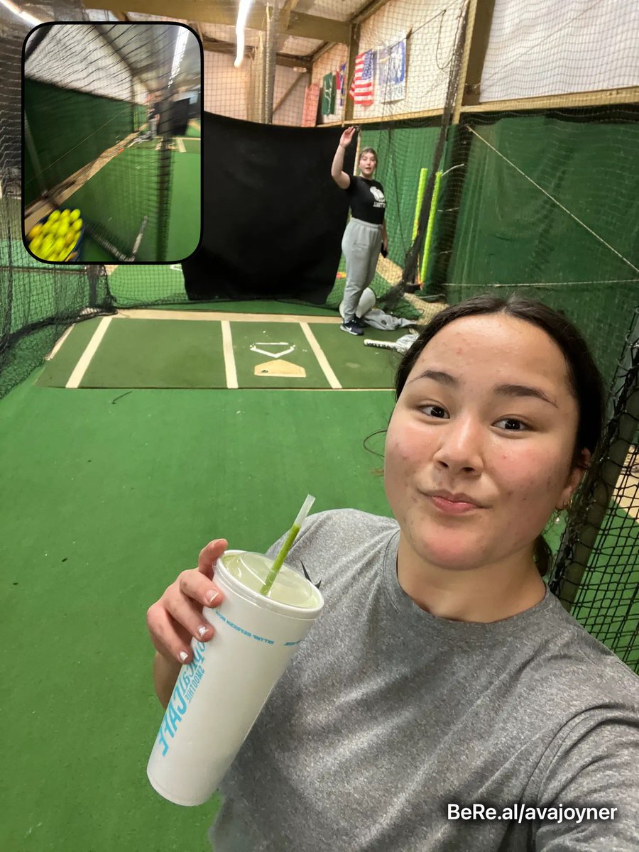 avajoyner_'s tweet photo. I’ve had the best few days! Got to hit with my new @HoyaSoftball teammate @kayladunn2021 ! I got my first tattoo and celebrated turning 18 with my people❤️ https://t.co/Crh2zVEw1y
