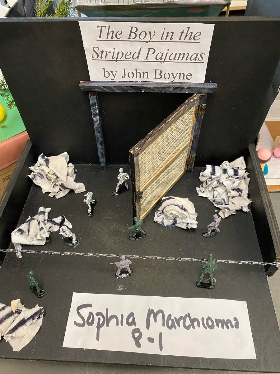 Pulaski26AP's tweet photo. Mrs. Flaherty’s 7th and 8th graders created a “literature parade” of their independent reading books.  Students created “floats” based on a character, symbol, or scene from their book. #casmirpulaski26 #literature https://t.co/82aIcmcWGM