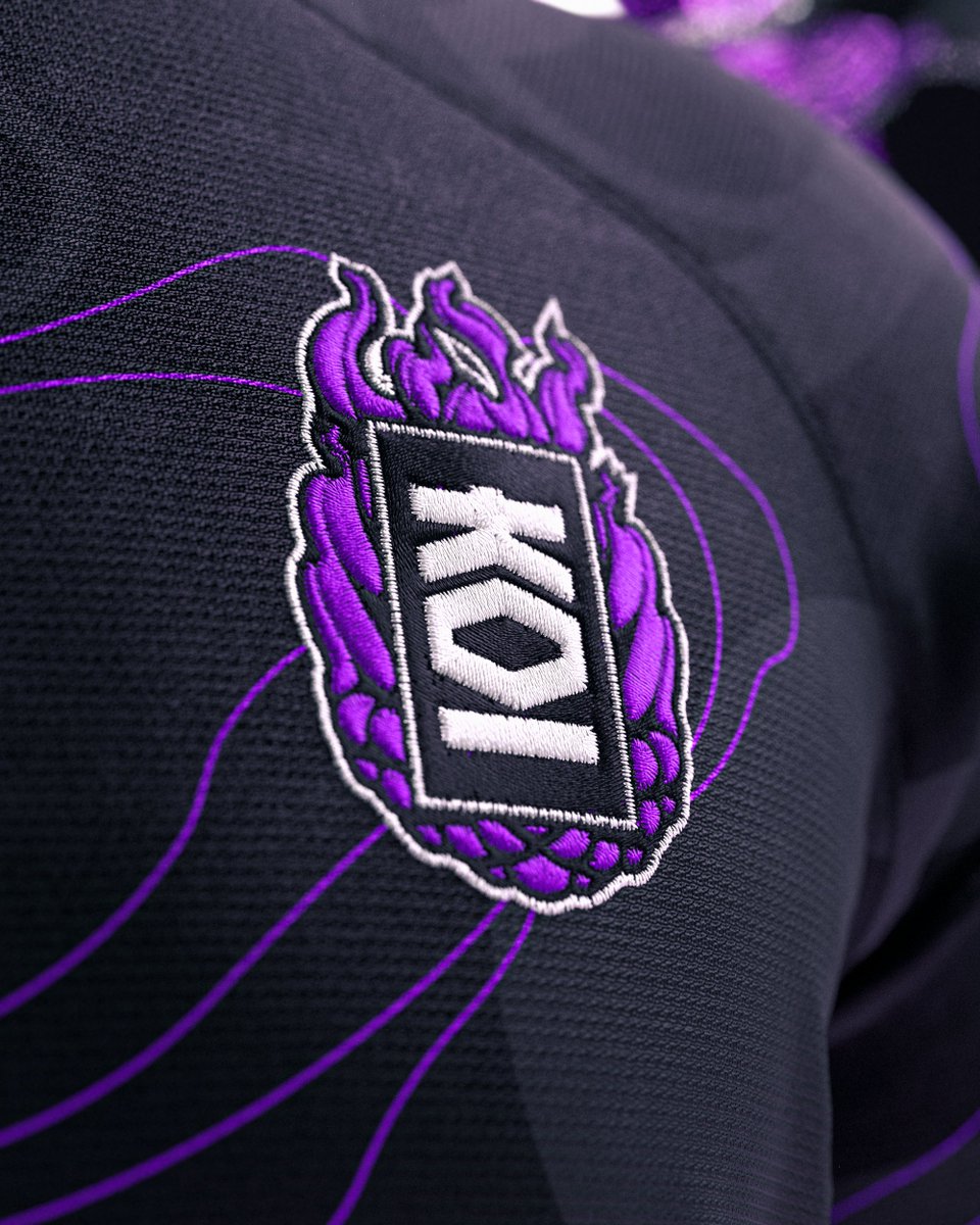 soccept's tweet photo. CONCEPT KIT @KOI x @Nike

Together, in collaboration with @skulldesigns_, we decided to make a conceptual design with their recent sponsorship announcement. Based on the legend of the koi fish, the design presents the main traits of the club.

RT &amp; Like is appreciated!

#SOMOSKOI https://t.co/Zud8nzLCKK