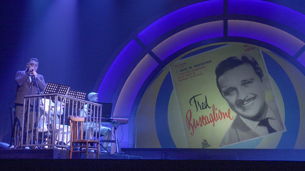 Riparte il #26dicembre dal #TeatroParioli di #Roma "Fred!", spettacolo dedicato a #FredBuscaglione con Matthias Martelli e Roy Paci, regia di Arturo Brachetti. <a href="/RoyPaci/">Roy Paci</a>: "Bravissimo crooner, bella melodia, antesignano del rap. Importante il suo lavoro pionieristico"
#GrRai