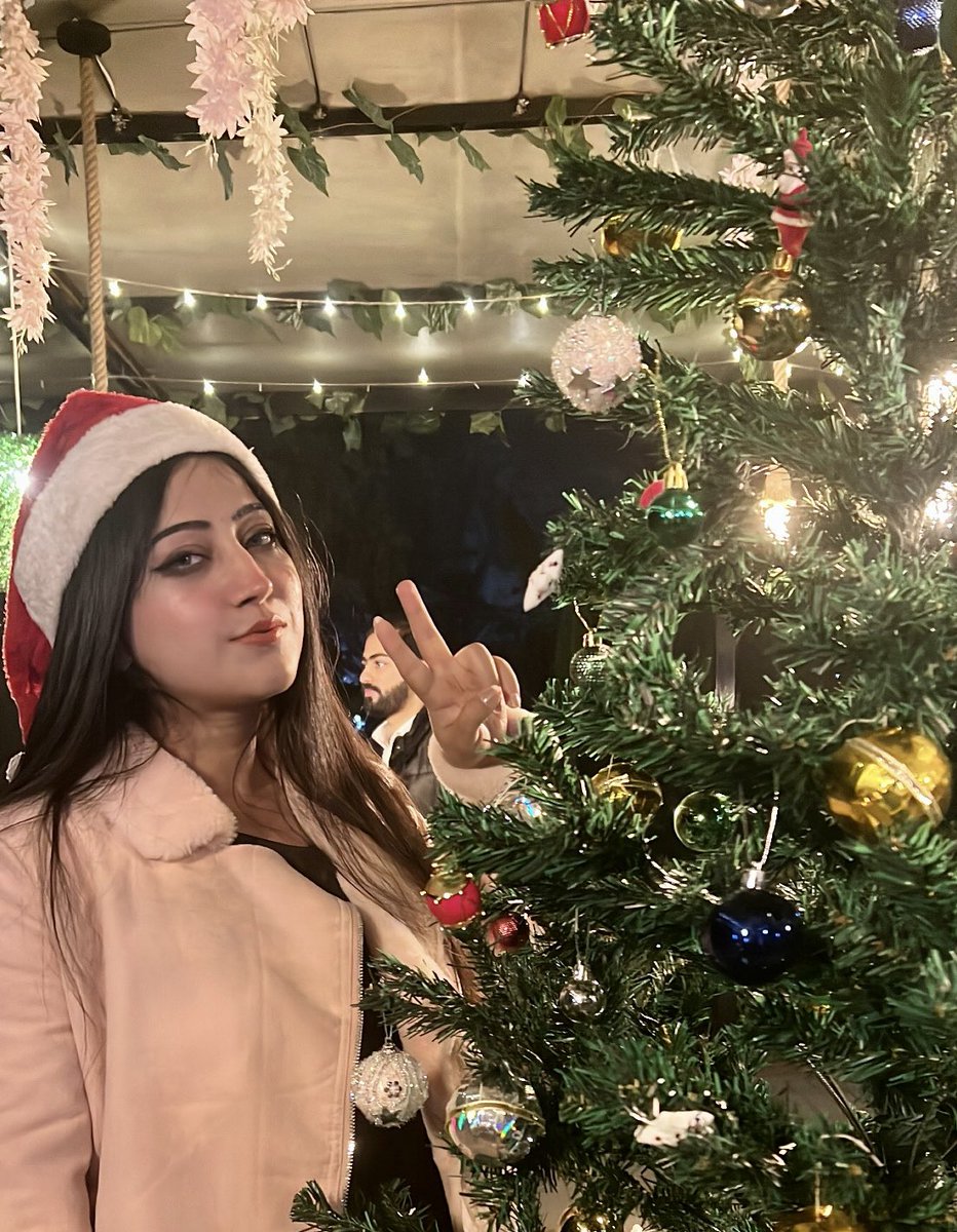 labbyyyysh's tweet photo. The kind of Santa who receives gifts 🤭🙏  #MerryChristmas https://t.co/fWmXqcWd5D