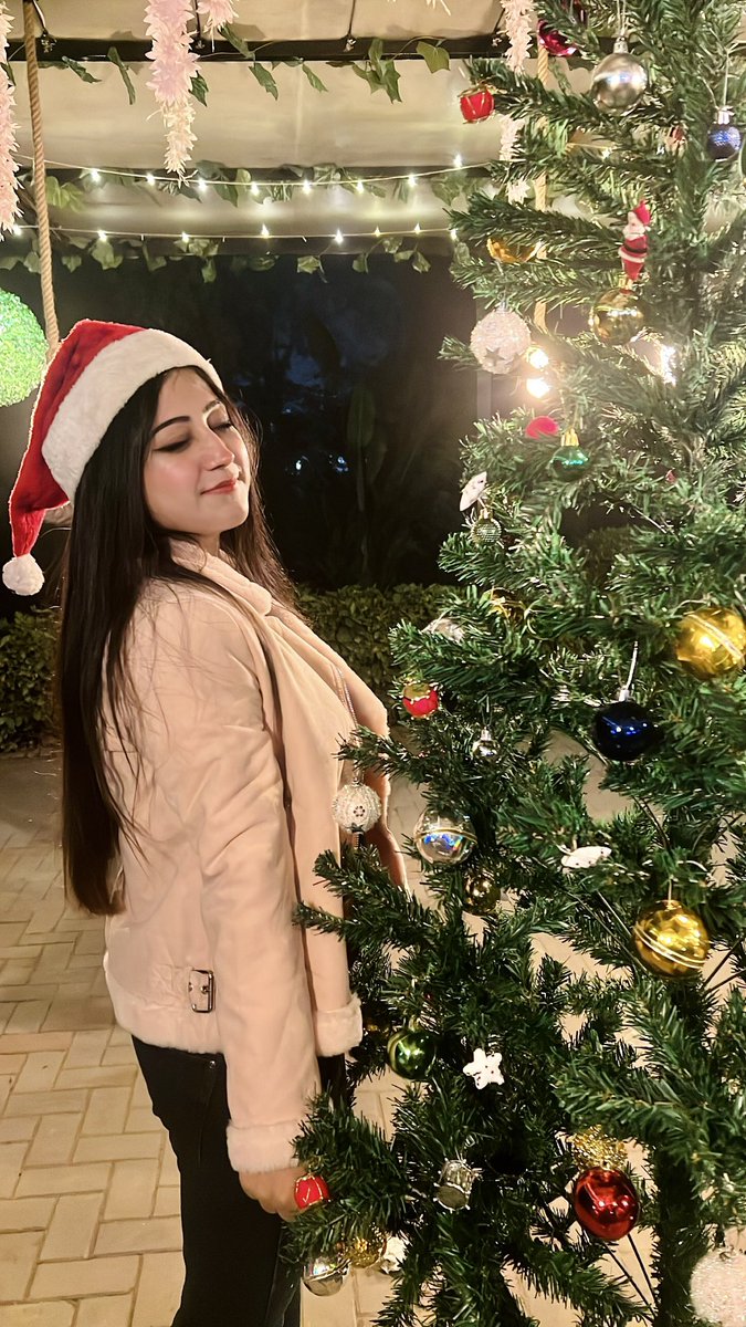 labbyyyysh's tweet photo. The kind of Santa who receives gifts 🤭🙏  #MerryChristmas https://t.co/fWmXqcWd5D