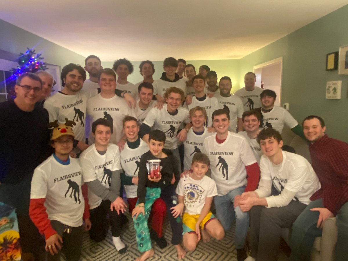 FHSTigersHoops's tweet photo. Great to see many of our alumni last night at our annual Christmas party. It’s always fun to hear stories of our past teams but also to understand the true essence of our program is the lifelong relationships. Merry Christmas from us all. https://t.co/6AmJhAvekr