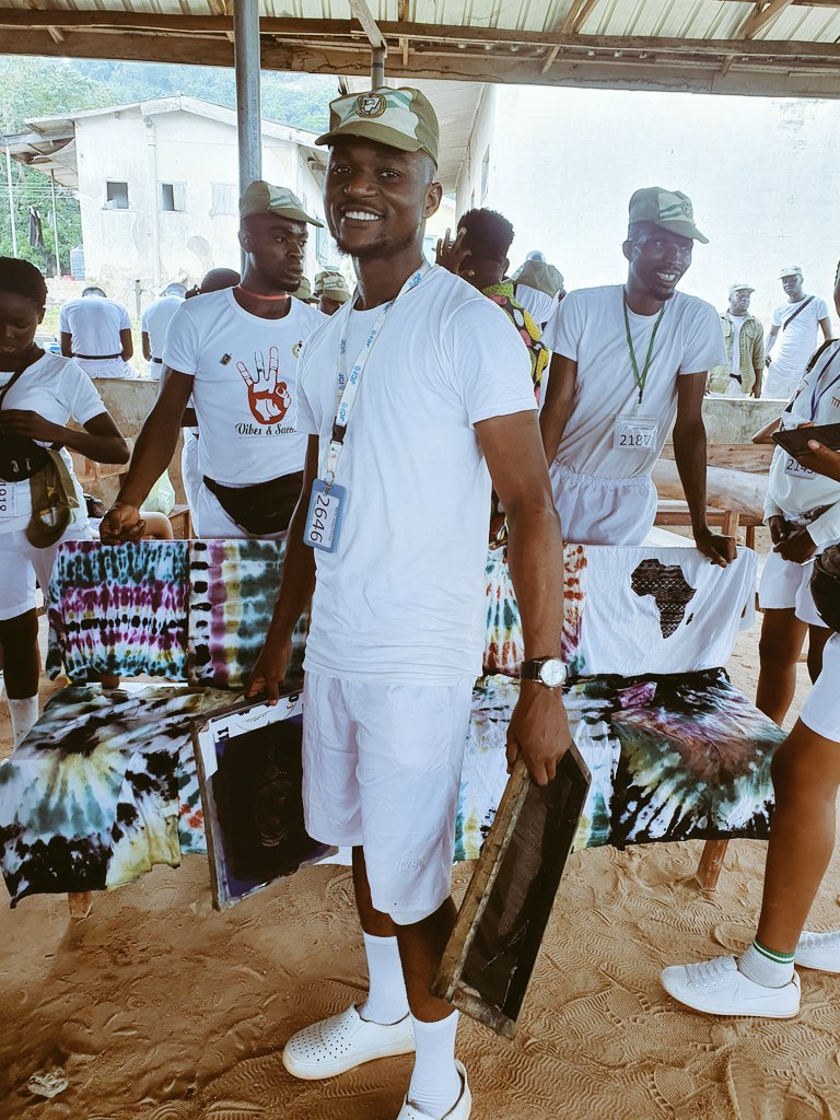 KRBdFirst's tweet photo. Daddy yin ti Arrive ! 🤍✨️🙌🏽
Mosare dey United State of Awgu (USA) for one or two 😅😅
#NYSC #AWGU https://t.co/u5AM0C8QgK