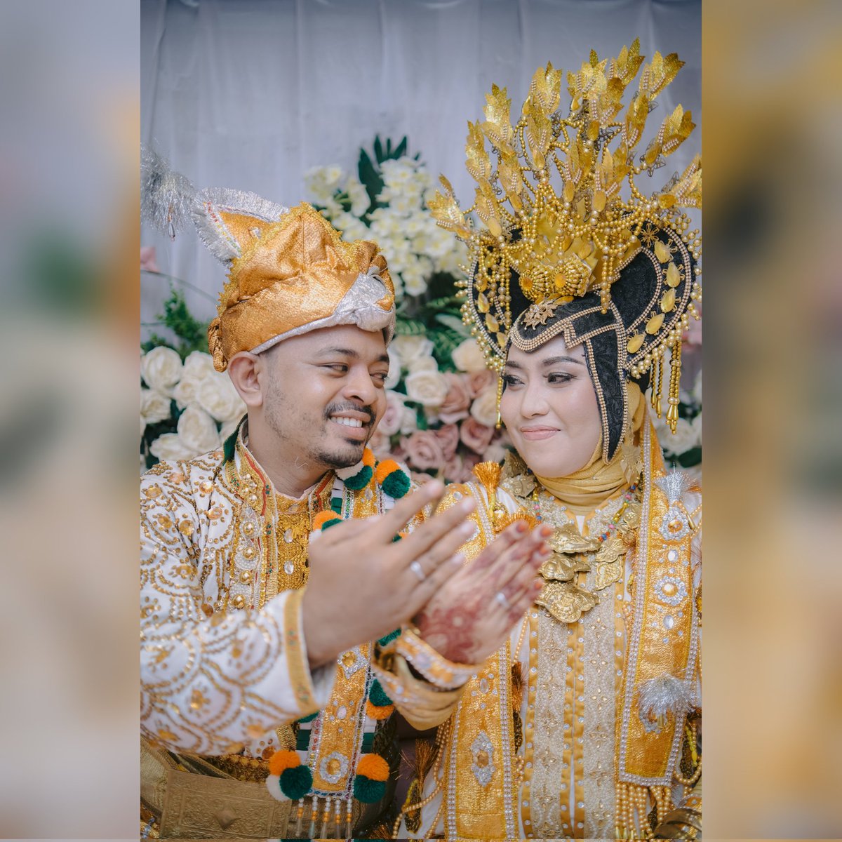 nanisayoethy's tweet photo. #22november2022 #married #weddingday #happiness https://t.co/vhyJkkv6pU