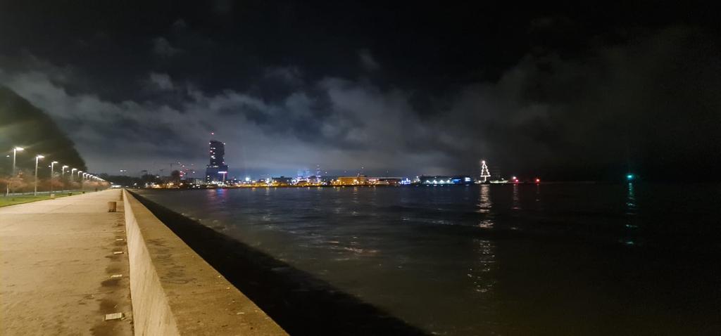 motylamama's tweet photo. Miłego świętowania!!
... i niech każdy robi to jak chce
 😍🤘
#Gdynia #Bulwar #chill https://t.co/dWUrVKqdAJ