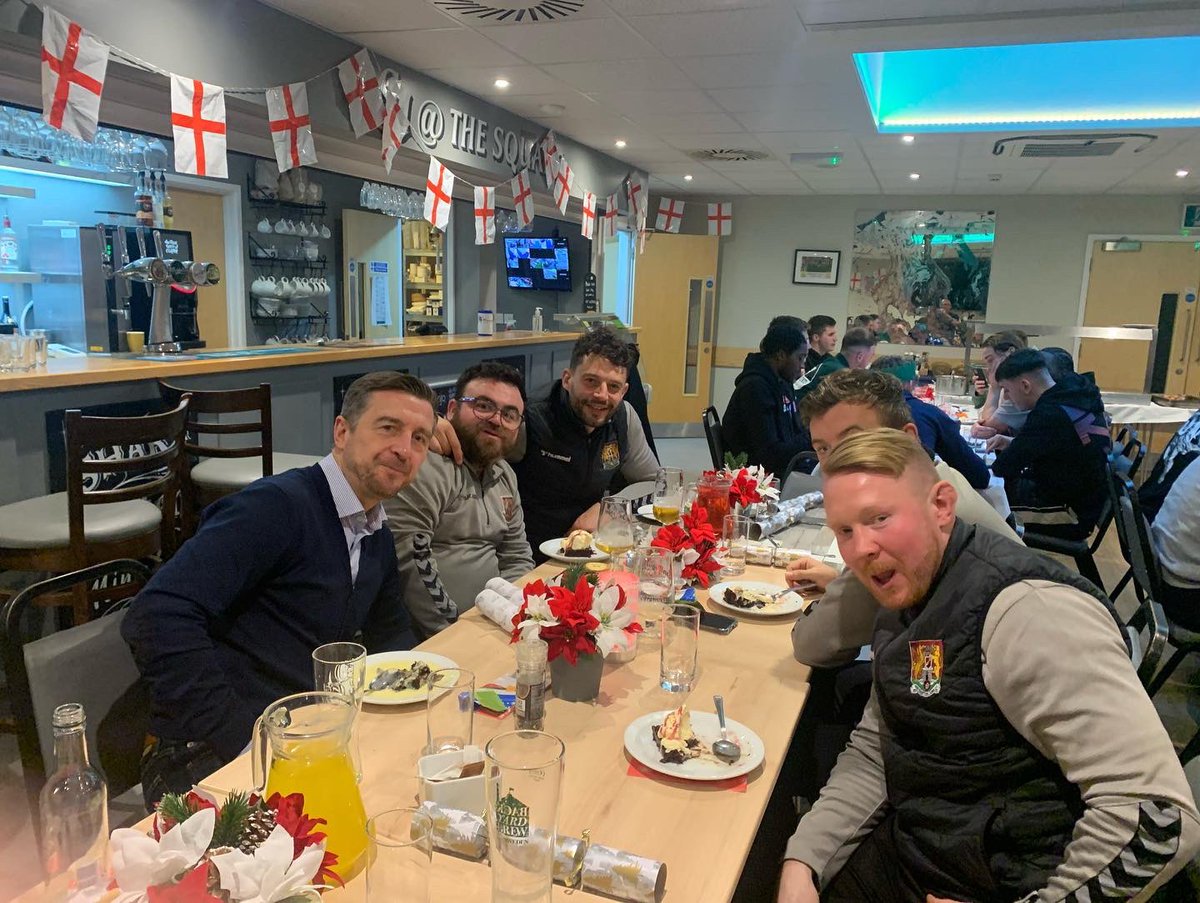 😋 The players and first team staff had Christmas Dinner at GJ @ The Square yesterday! 🤩

Thanks for having us, Graham! 🙌 

#ProudToBe | #Together | #ShoeArmy 👞