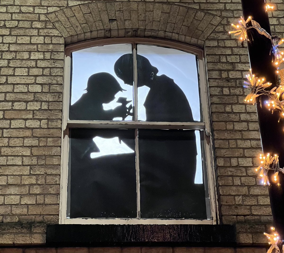 TheWarrenYP's tweet photo. The 24th &amp; final day of our Alternative Advent Calendar is the same as it is every year - a celebration of Mother &amp; Child. Merry Christmas to all of you from all of us. ❤️ #WarrenWindows #Hull #Love #Advent #AdventCalendar https://t.co/s2M0gdcQo2