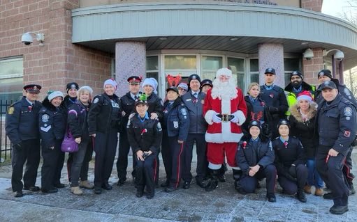 TPSMyronDemkiw's tweet photo. Our @TorontoPolice members work hard serving the community and I couldn’t be more proud of the initiative they take to help those in need in their Divisions. #Holiday #Christmas https://t.co/GYmJNJOYfK https://t.co/2SDy5H7Jsb