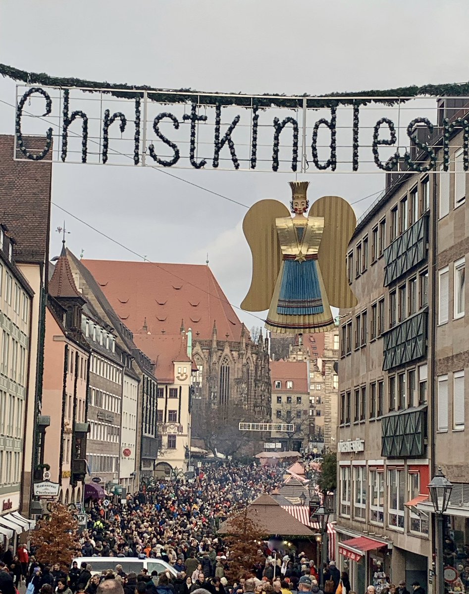 Noris______'s tweet photo. Frohe Weihnachten vom Rauschgoldengel auf dem Christkindlesmarkt https://t.co/kpzEuoPwkS