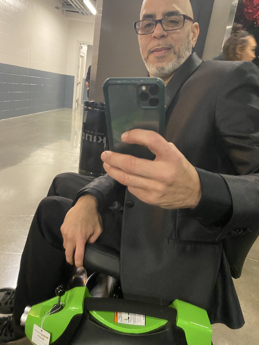 TroyLawrence's tweet photo. Great time at the Kings game. Season ticket holder 🤔
Two of your boys coaches on deck,@KingJames ..but he didnt see or reply to us #6  🤨
Good job’ 30 and 12assist🤩
Others did..Much love coachHam, youngDougieChristie, Matt Barnes #nba  #Omeogang #greencentaur #enablingdisabled https://t.co/XvR9hy2huw