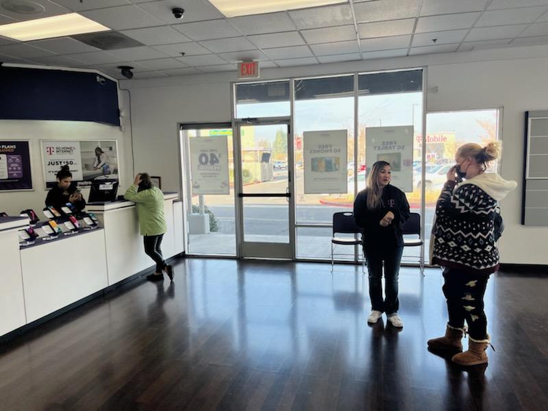 What a Amazing Day! Love Serving those that serve our customers! Thank you, Unlimited R Us, for providing exceptional service and taking care of our customers! <a href="/JamesLeeWW/">James Lee</a> @pete_villalba <a href="/_nmontalban/">Nicole Montalban</a> <a href="/Ariel_Aragon1/">Ariel Aragon</a> <a href="/cemelton23/">Carmen Melton</a> @miguel_ram77 <a href="/CoachBookt3/">Booker Perry III</a>