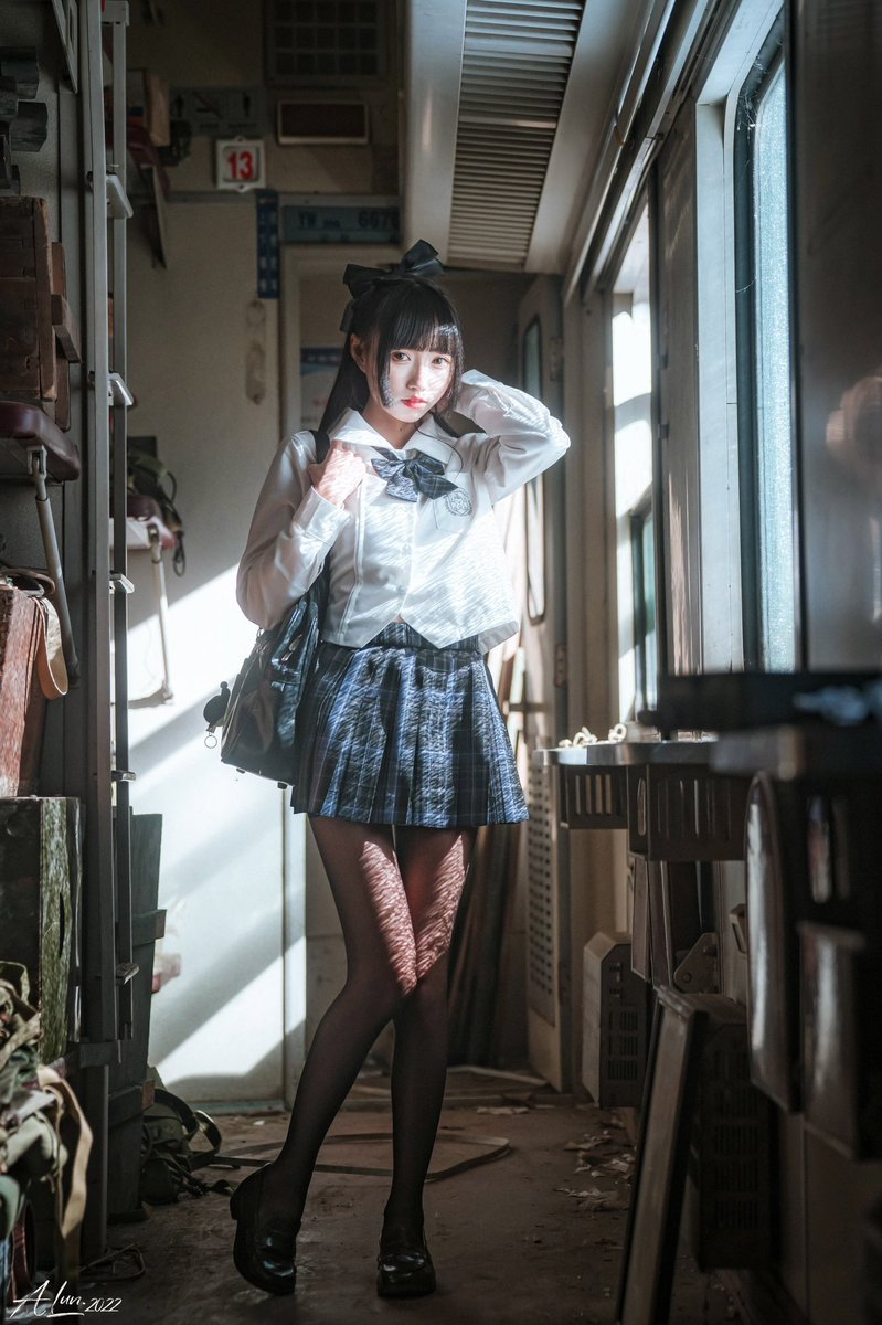🚃✨JK日常

🚥model：小梦酱
📸摄影@·aLun·（me）
​​​#jk制服 #ポートレート #被写体 #成都约拍 https://t.co/0ZHC1eBiuM