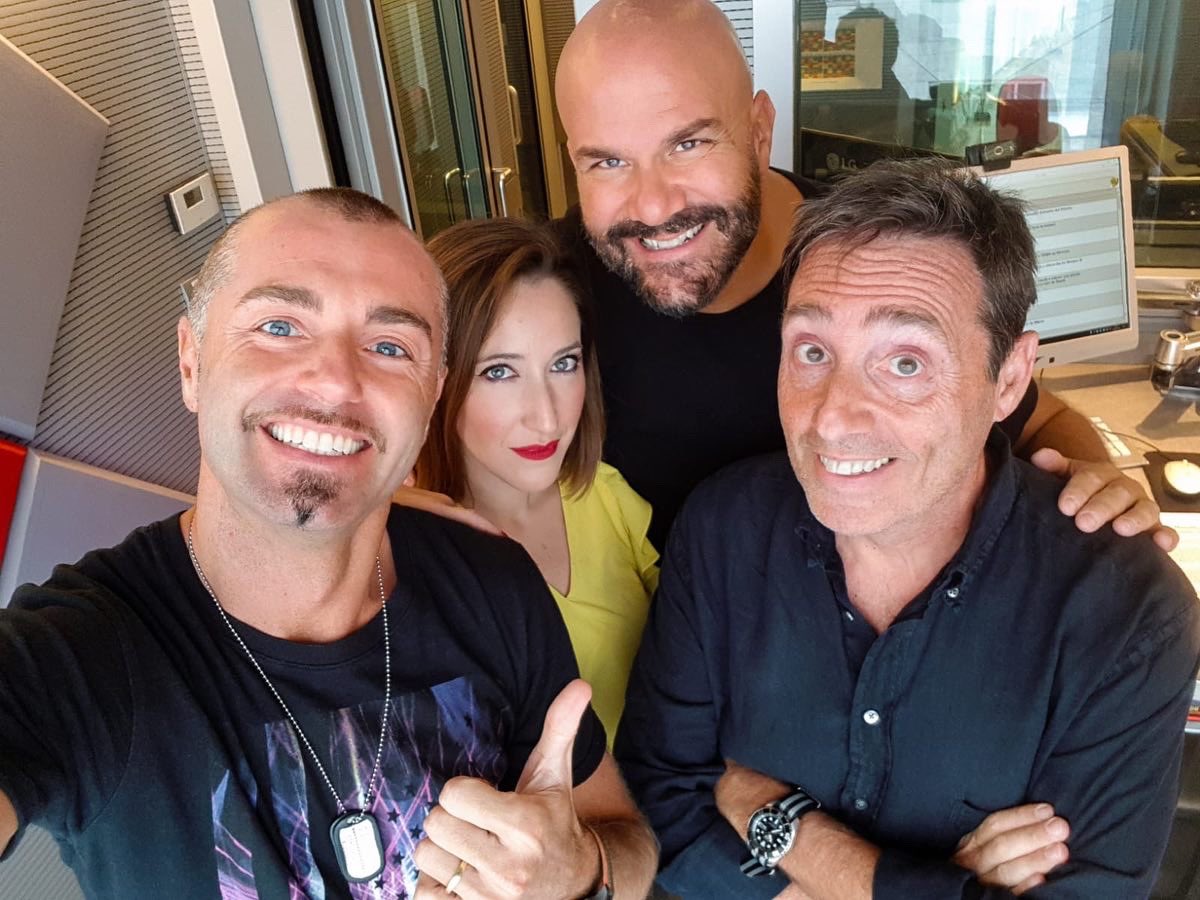 RossPellecchia's tweet photo. Ci sentiamo/vediamo lunedì 9 Gennaio, per un altro grande anno da trascorrere insieme.
Nel frattempo… buone feste, siate felici!
#105Friends https://t.co/eQxvszHVtF