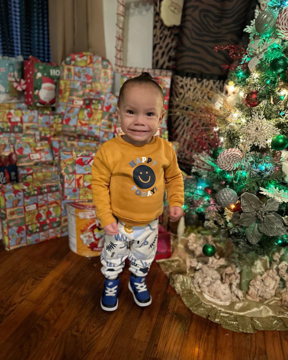 KevinTapia__'s tweet photo. Christmas Eve 🎄🎁

12/24/22 

#Blessed 🙌🏾 https://t.co/KWDZQg3CkC