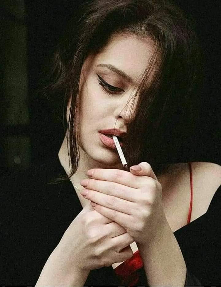 <a href="/JanRozn/">rooz🐎</a> "يبدعون بقتل المشاعر ،
ويبحثون عن احد يشعر بهم"   #بلوه.