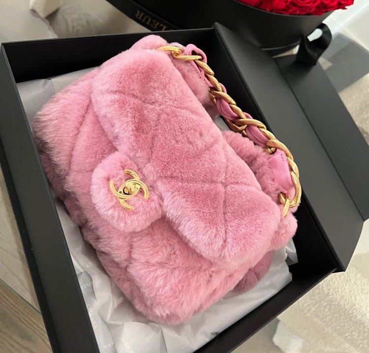m ✨ on X: fluffy pink chanel  / X
