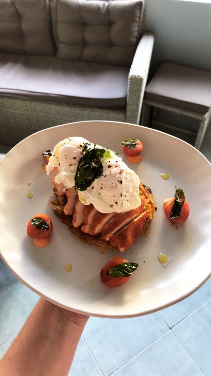 AdeleShepherd's tweet photo. @ratemyplatenow breakfast chicken hash and eggs https://t.co/ccz1J4oDmC