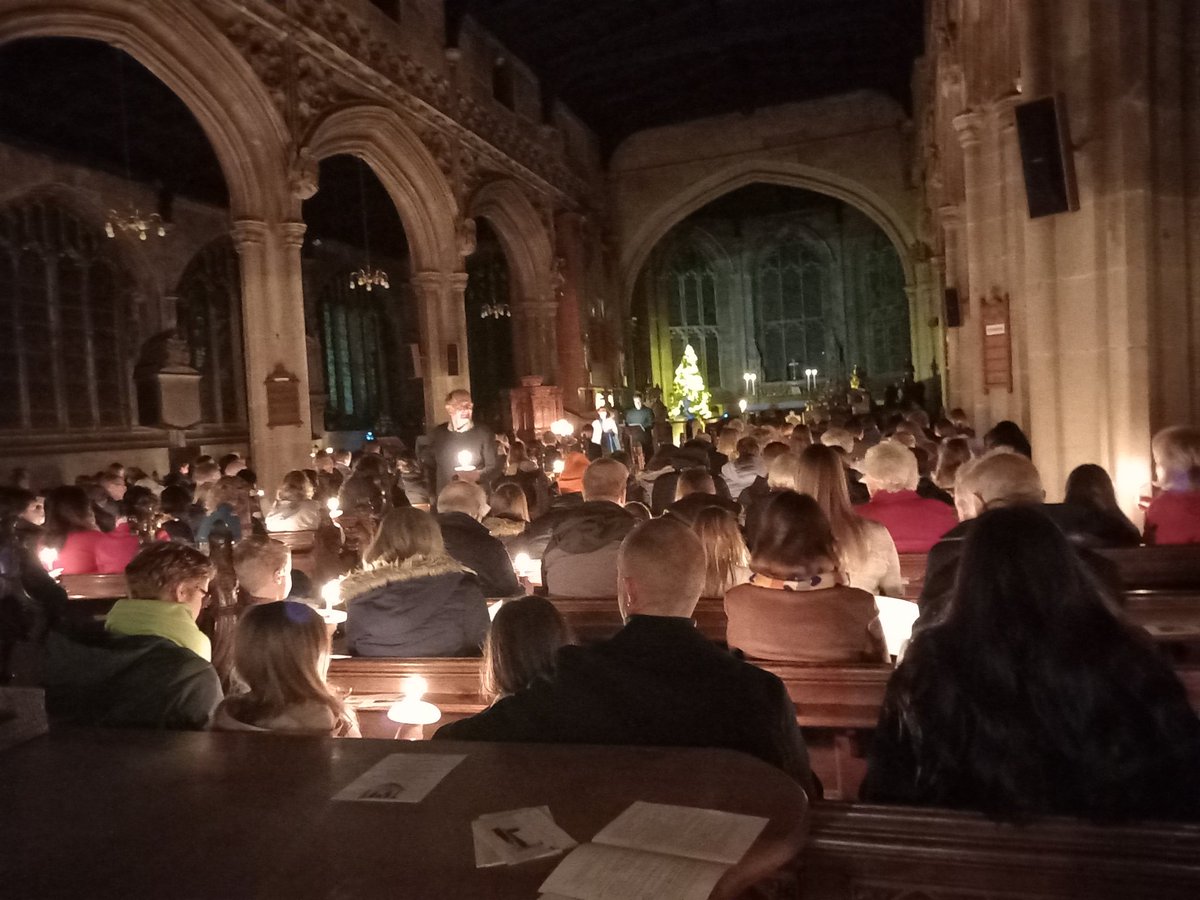 Great service of Light tonight. A full church @mold_hub . Many thanks to Dawn and Dan for all their hard work!