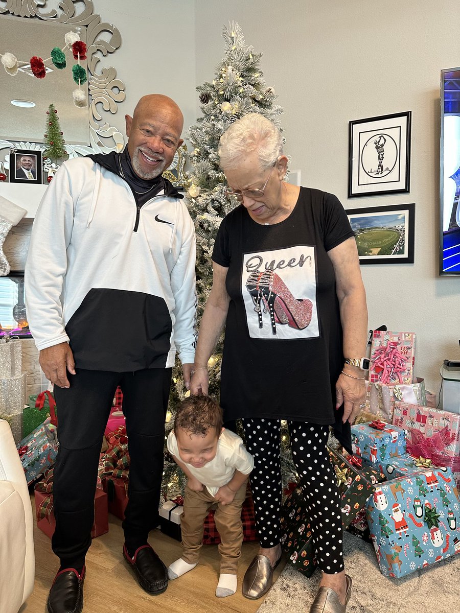 RichardYoung28's tweet photo. Love my great grandson. He came to help us celebrate Christmas!! https://t.co/ZXerR2oXfG