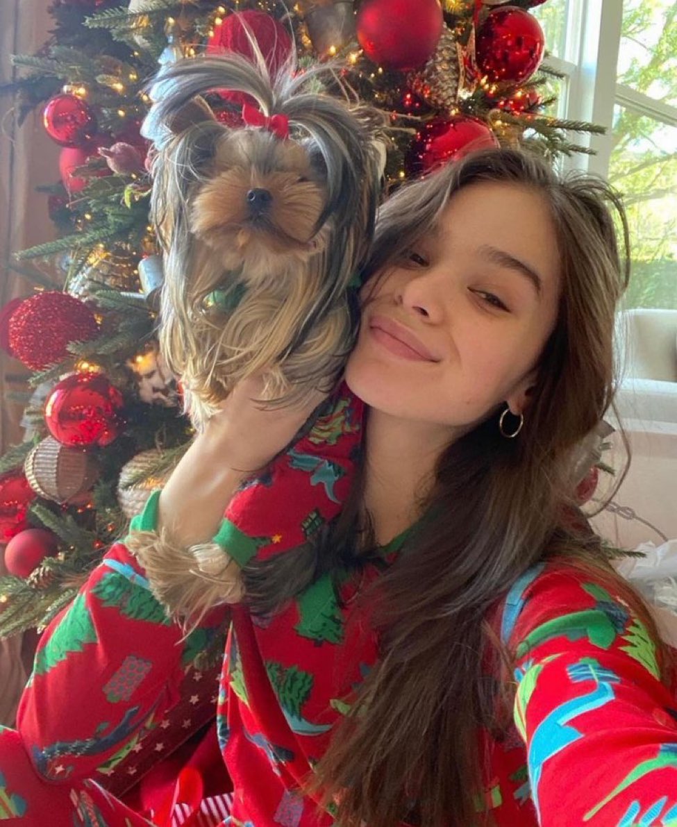ArchWhore's tweet photo. Merry Christmas cuties😘 https://t.co/1Zi05w4ISU