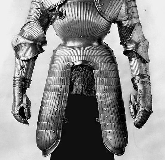zarahartist's tweet photo. Tasset is the sluttiest past of a plate armor on a man. What are you trying to do, emphasize your small waist for someone to grab?? https://t.co/mkvaC76CGs