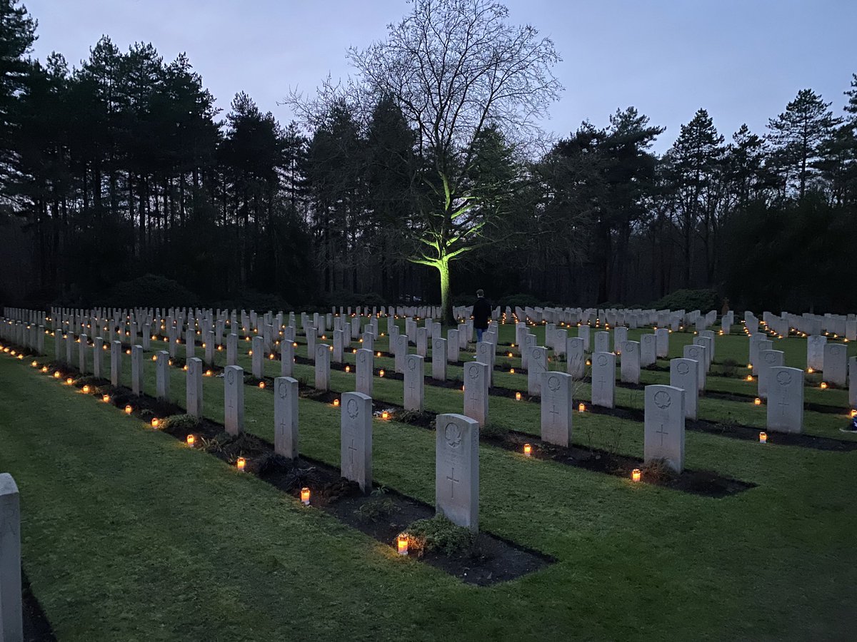 LichtjesBoZ's tweet photo. @MaryPamela17 @JunoBeachCentre https://t.co/FatieRewoJ
