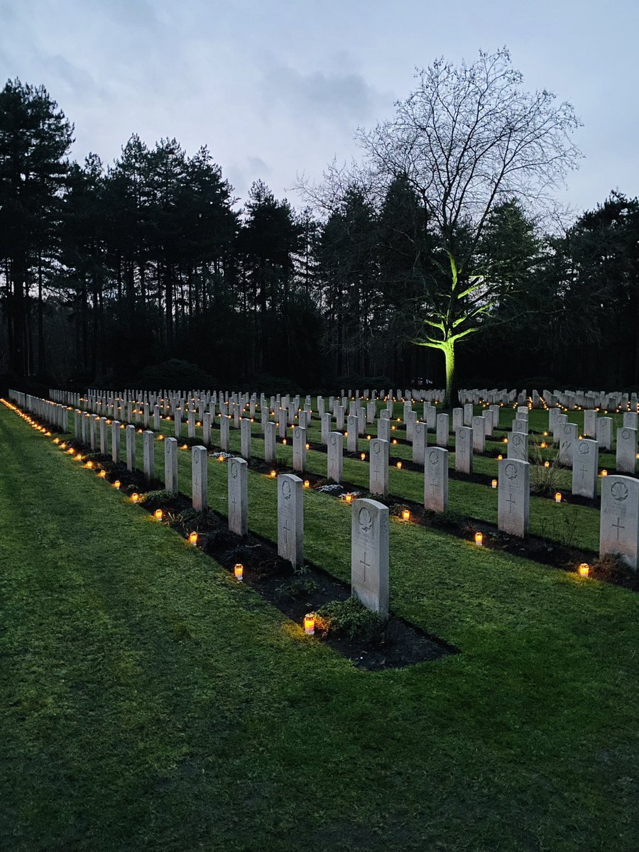 LichtjesBoZ's tweet photo. @MaryPamela17 @JunoBeachCentre https://t.co/FatieRewoJ