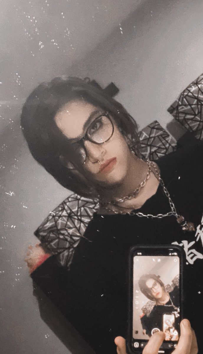 rxckless_morgan's tweet photo. Happy Stay Selca Day Everyone 🖤#SSD #Deadpoolwithchan #Christopher #ChristopherBang #Bangchan #StrayKids #YoumakeSTRAYKIDSstay #youmakestaynotstray #stayselcaday 🖤 https://t.co/EcKQlifEVk
