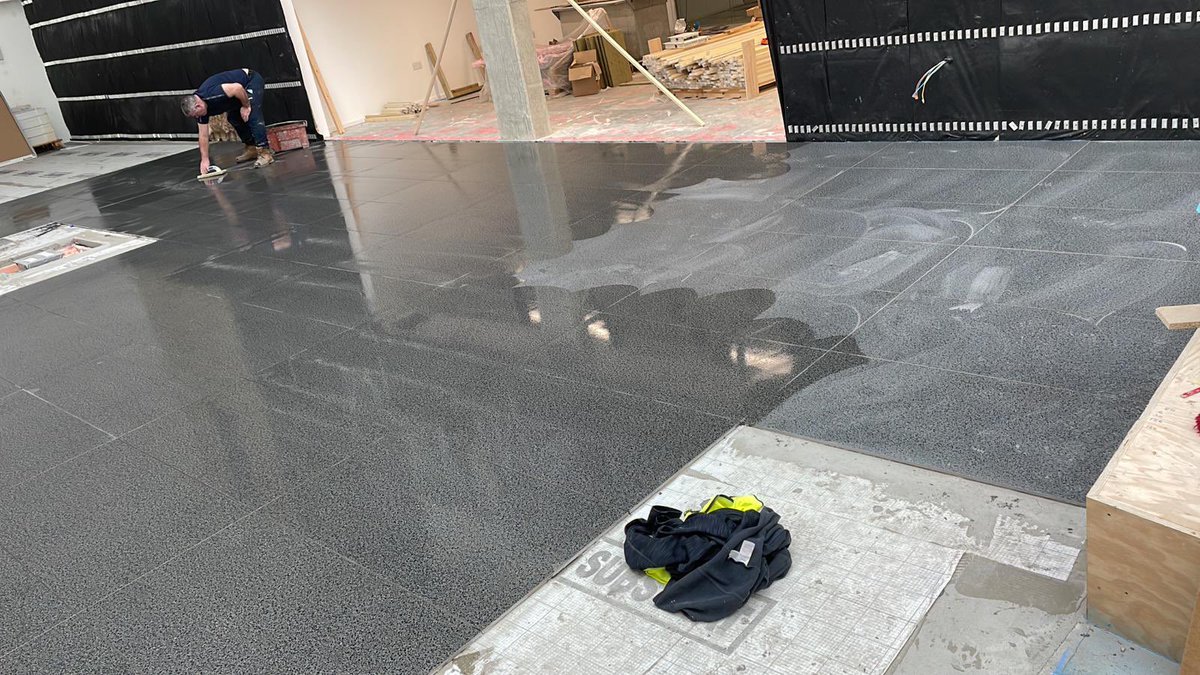 ceramicsnstone's tweet photo. Last bit of work before the xmas break , merry xmas to all and happy healthy 2023 💕 #tiling #tilingcontractors #beautifulspaces https://t.co/lVQoOC61Qq