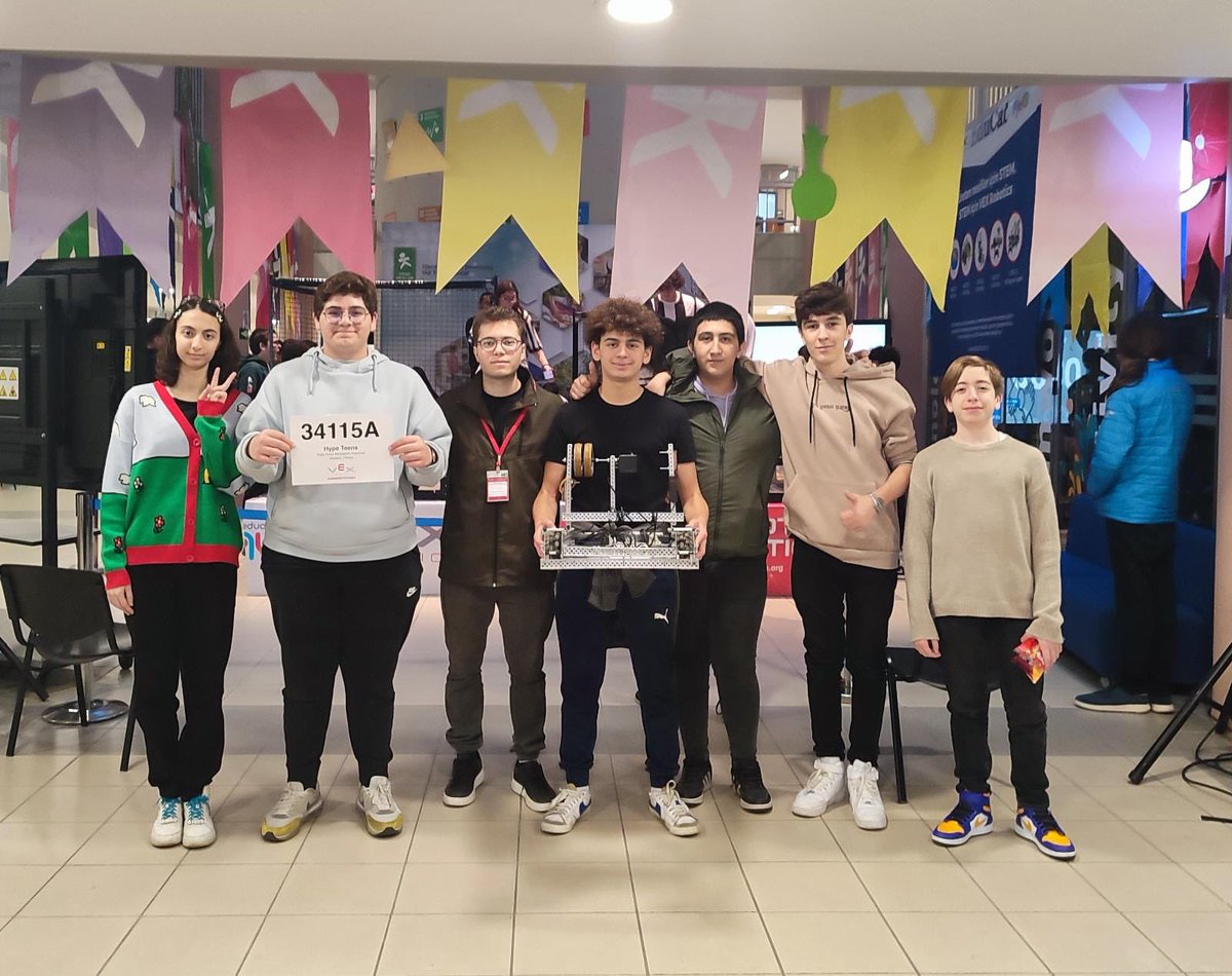 Dünyanın en büyük robotik turnuvası olan Vex Turnuvasının İstanbul etabında ilk gün 5 maçta 5 galibiyet alan “Hype Teens” takımımızı tebrik ediyoruz. 👏🏼 👏🏼 👏🏼
<a href="/DogaOkullari/">Doğa Koleji</a> <a href="/EnisEryaman/">Enis Eryaman</a> <a href="/suleymancalis33/">Süleyman Çalış</a> <a href="/avciufukyilmaz/">Avcı Ufuk Yılmaz</a>
<a href="/educatrobotics/">Educat Robotics #VEXRobotics</a> <a href="/SafakGedik1/">Şafak Gedik</a> <a href="/OkanIslakk/">Okan Islak</a>  <a href="/sukrucanceit/">Şükrücan ÖZDEMİR</a>