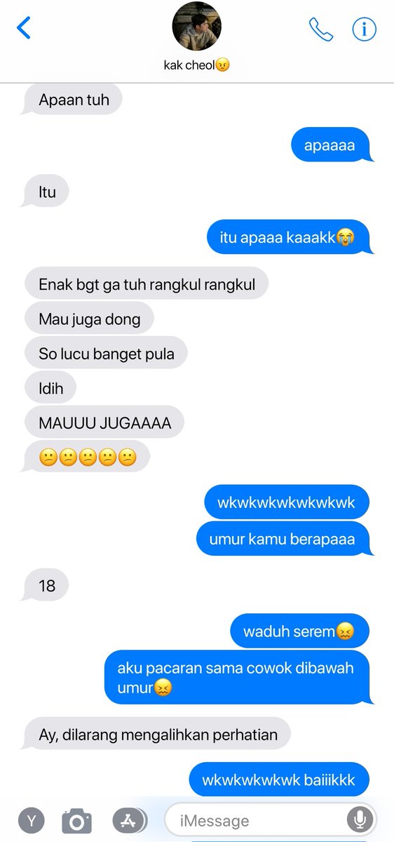 kkonid's tweet photo. #2leader two tweets au for @kupranghae
—photo (1/2) https://t.co/435tzxhbHy