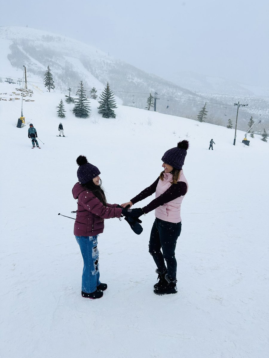 Que el amor en sus hogares sea tan puro como la nieve ❄️ Felices Fiestas 🤶 #ParkCityUtah