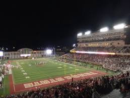 BritainSimmons5's tweet photo. After a conversation with coach @TeamKamMartin , I am honored &amp; blessed to have received an offer from Texas State University !! ❤️💛 #GoBobcats #AGTG🙏🏾 @coach_crumedy @BeauBurleson @BrockBarbay @JHSBulldogFB https://t.co/XpugPpVr2A