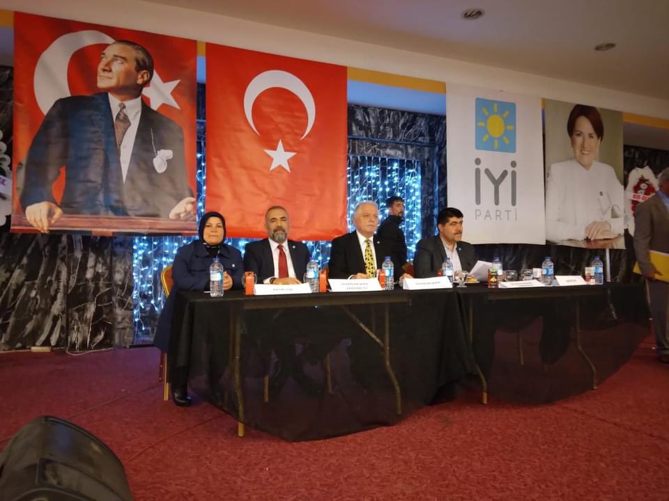 İyi parti 3.olağan kongremizde delegelerimizin teveccühü ile İl Başkanlığına seçilen Sn. Av.Yavuz Kuzucu bey ve Yönetim Kurulunu tebrik ediyorum.